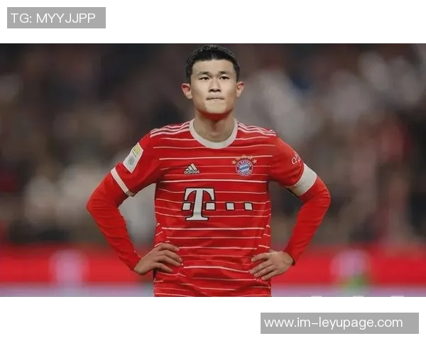 金玟哉在比赛中的惊人失误引发热议与质疑是否符合拜仁标准