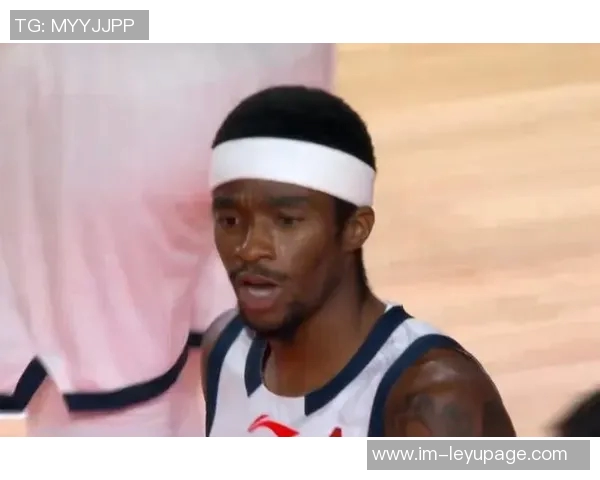 广东队惨遭逆转压哨进球掩盖全队低迷表现三分球无一命中半场落后26分